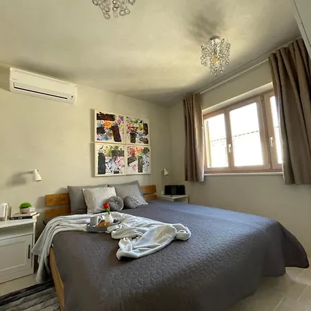 Apartment Old Town Luxury